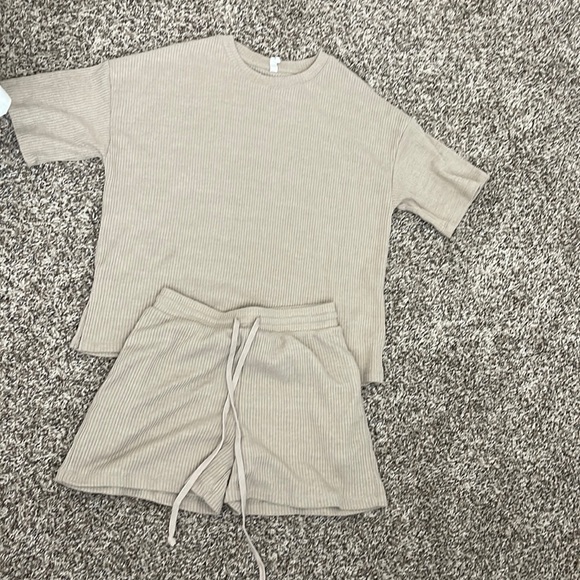 Ribbed set from wishlist size small EUC - Picture 1 of 2